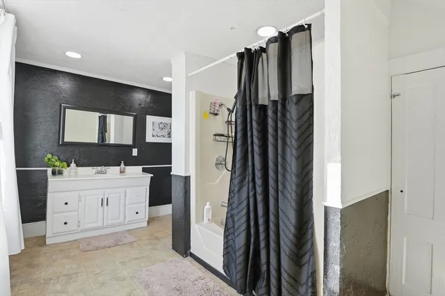 $390,000 | 5 Ripley Place, Worcester, MA 01610