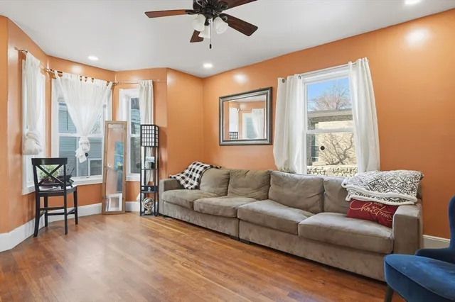 $390,000 | 5 Ripley Place, Worcester, MA 01610