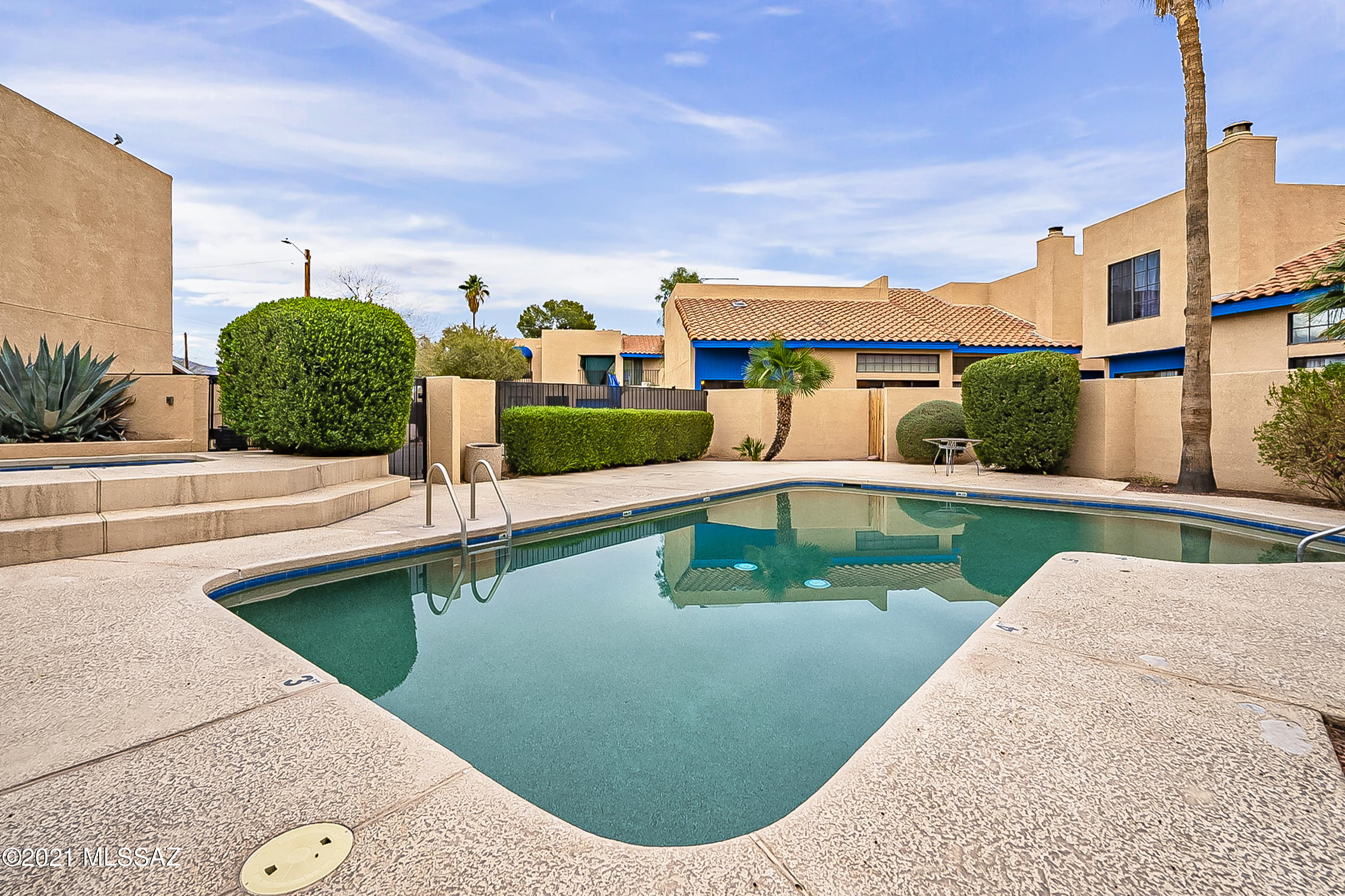 216 East Pastime Road Tucson, AZ 85705 - Photo 4 of 49