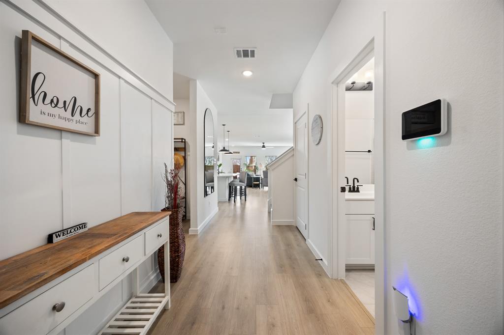 2233 Maple Ridge Drive Van Alstyne, TX 75495 - Photo 5 of 34