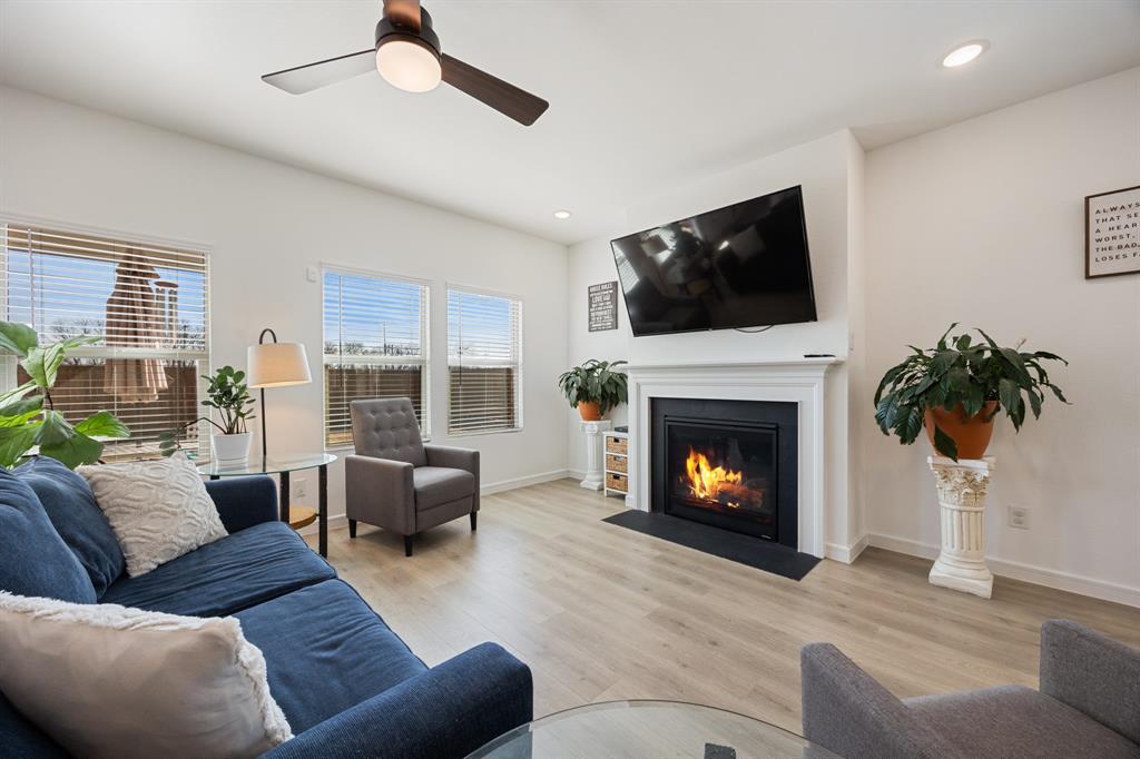 2233 Maple Ridge Drive Van Alstyne, TX 75495 - Photo 8 of 34