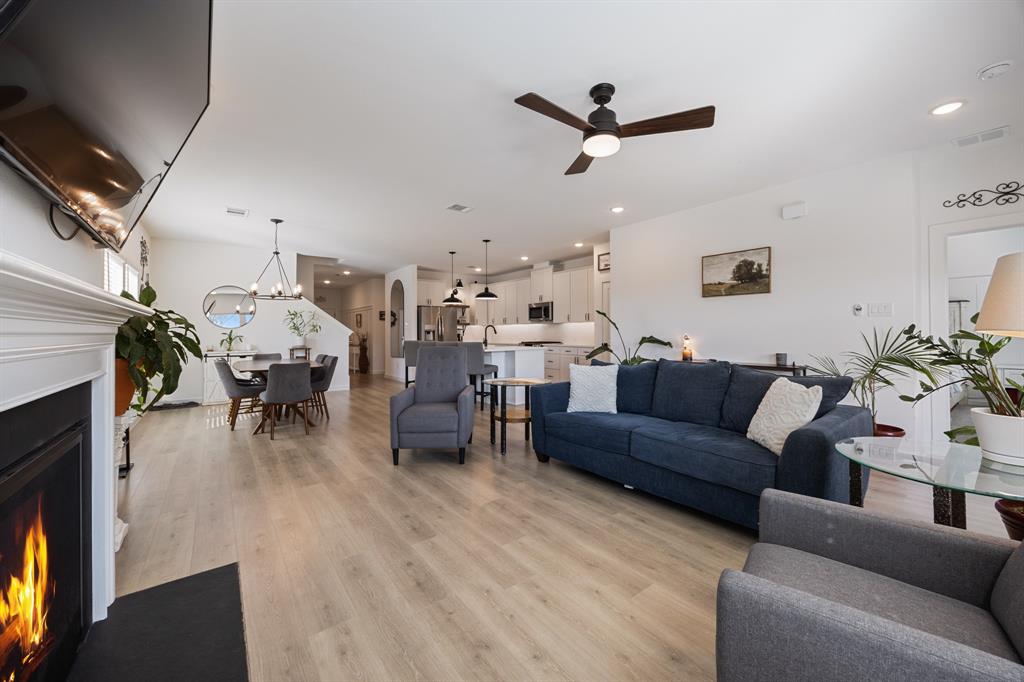 2233 Maple Ridge Drive Van Alstyne, TX 75495 - Photo 10 of 34