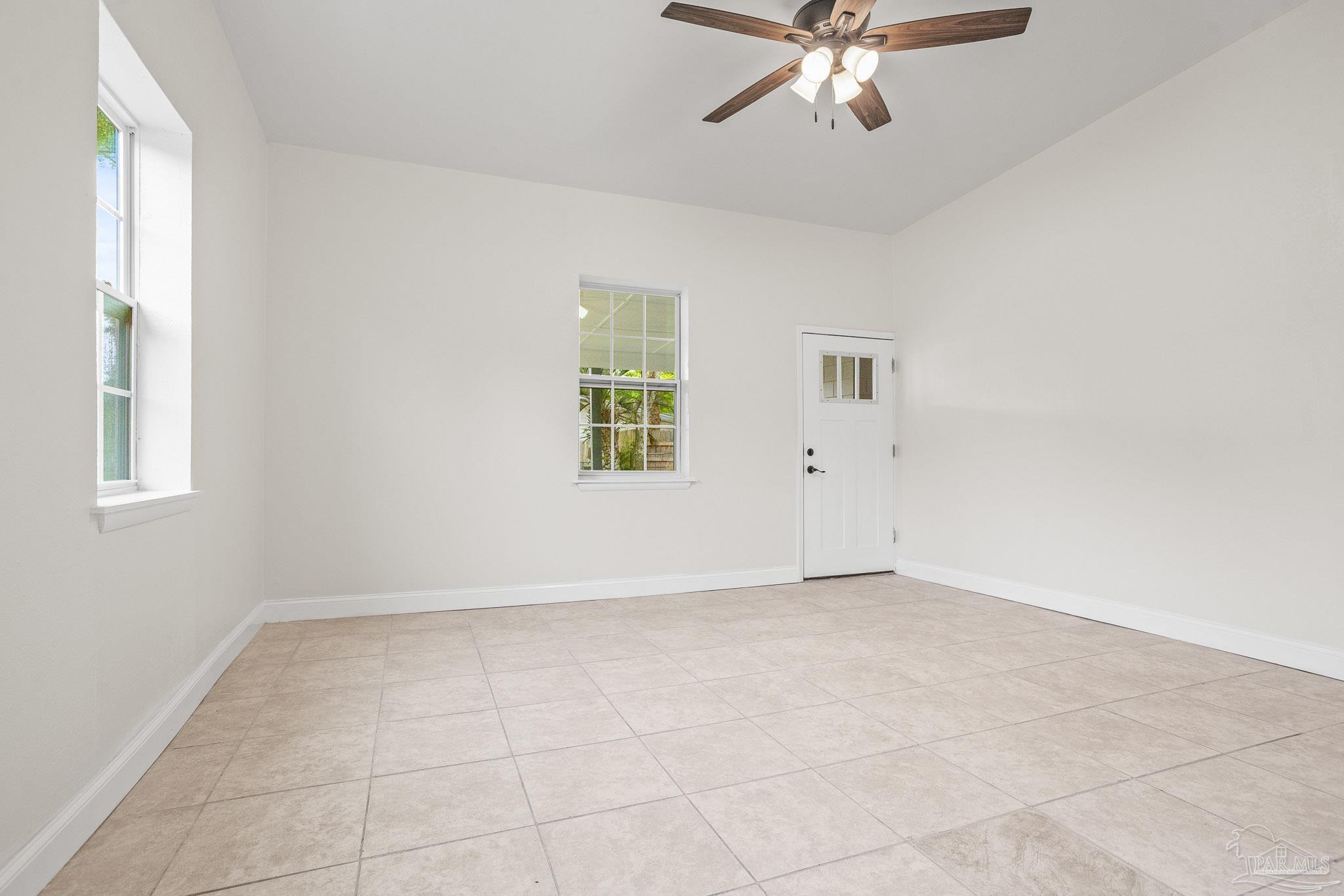 911 East Montclair Road Pensacola, FL 32505 - Photo 11 of 38 Gallery Image 11