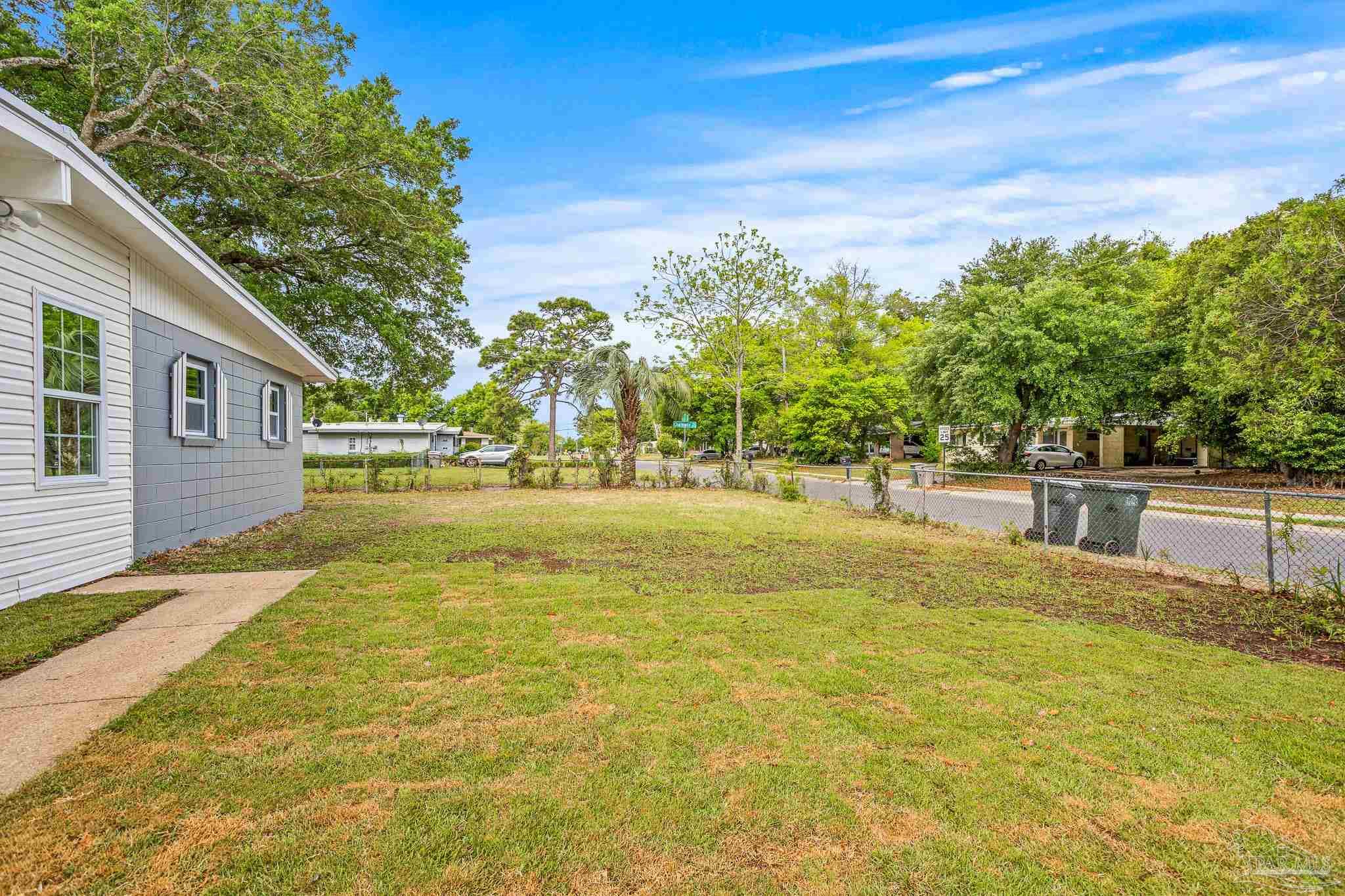 911 East Montclair Road Pensacola, FL 32505 - Photo 5 of 38 Gallery Image 5