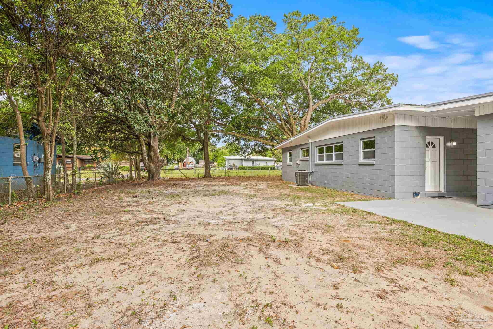 911 East Montclair Road Pensacola, FL 32505 - Photo 6 of 38 Gallery Image 6
