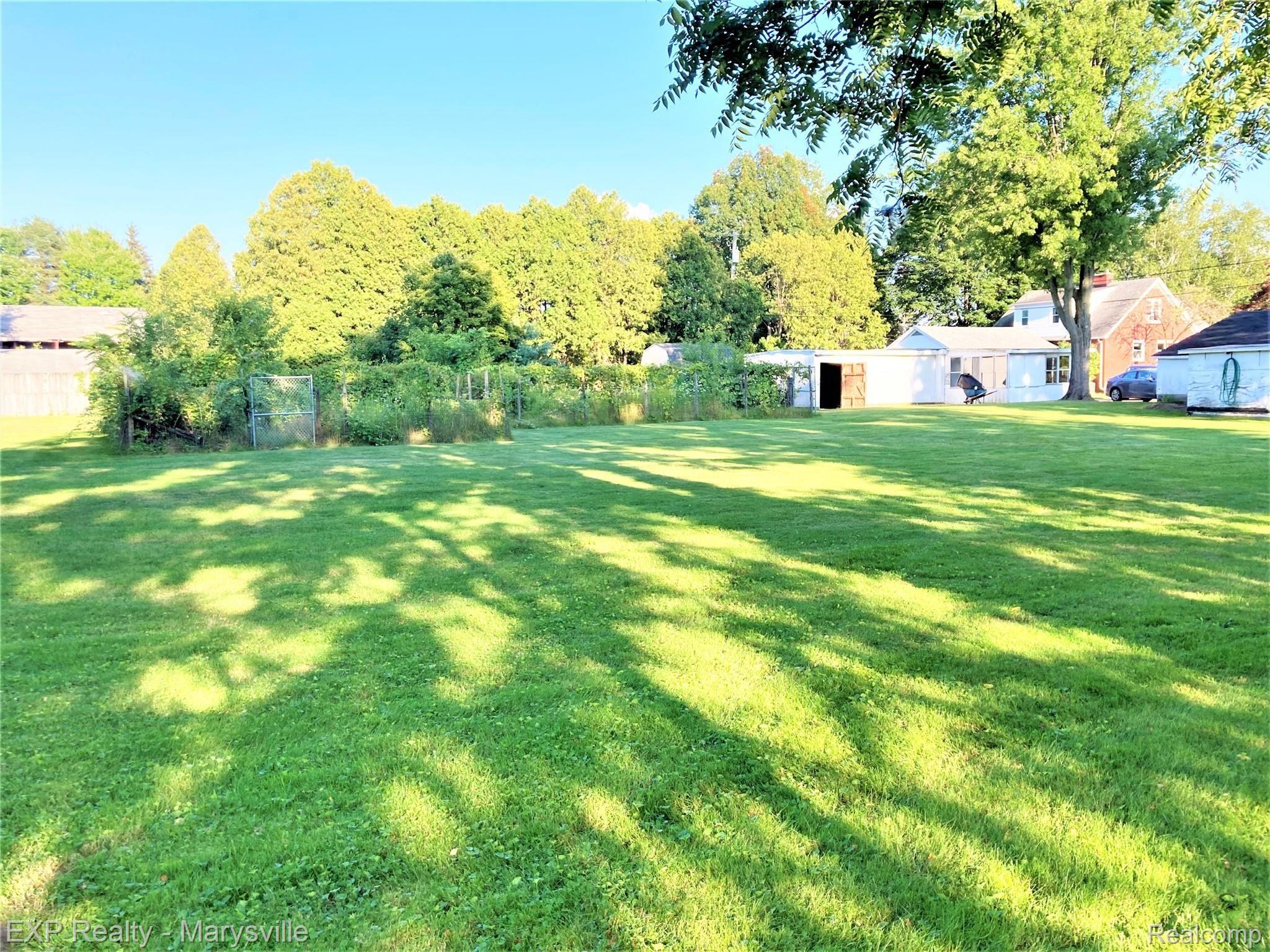 4204 Lapeer Road Port Huron, MI 48060 - Photo 36 of 40 IMG_5813.jpg