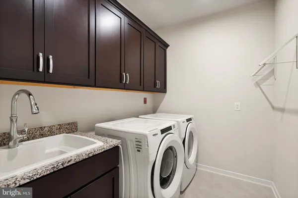 $873,500 | 7461 Backett Wood Terrace, Unit 1213, McLean, VA 22102