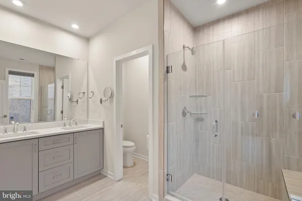 $873,500 | 7461 Backett Wood Terrace, Unit 1213, McLean, VA 22102