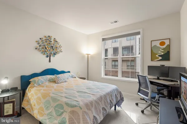 $873,500 | 7461 Backett Wood Terrace, Unit 1213, McLean, VA 22102