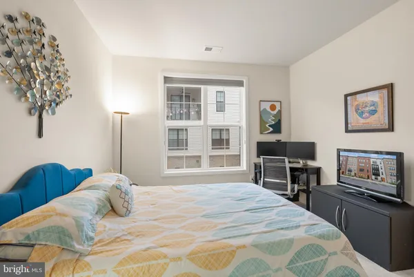 $873,500 | 7461 Backett Wood Terrace, Unit 1213, McLean, VA 22102