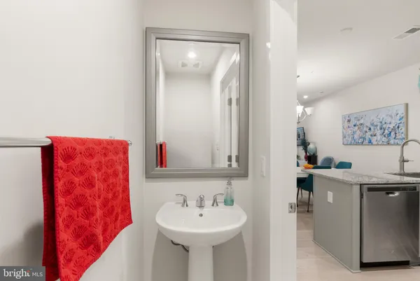 $873,500 | 7461 Backett Wood Terrace, Unit 1213, McLean, VA 22102