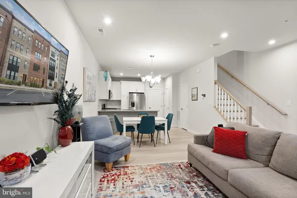 $873,500 | 7461 Backett Wood Terrace, Unit 1213, McLean, VA 22102