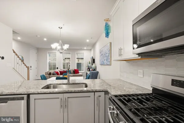 $873,500 | 7461 Backett Wood Terrace, Unit 1213, McLean, VA 22102