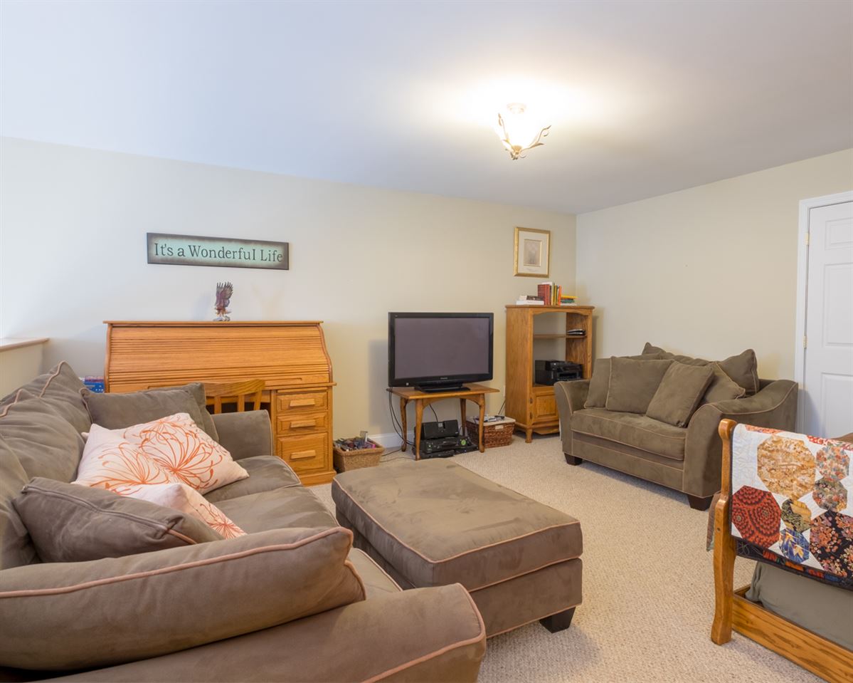 319 B Sandown Road Hampstead, NH 03826 - Photo 17 of 29 Gallery Image 17