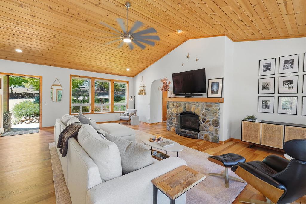 1927 Hidden Ridge Way Colfax, CA 95713 - Photo 4 of 60