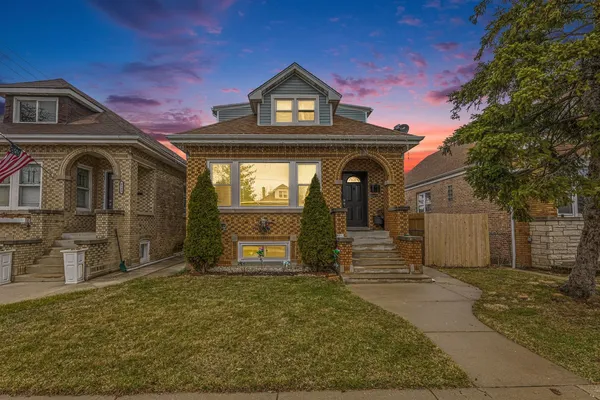 $489,900 | 6342 West Henderson Street, Chicago, IL 60634
