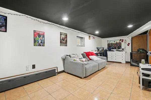 $485,000 | 6342 West Henderson Street, Chicago, IL 60634