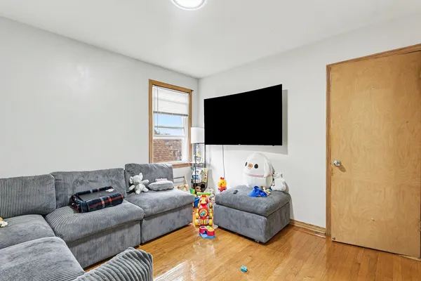 $485,000 | 6342 West Henderson Street, Chicago, IL 60634