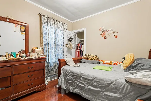 $485,000 | 6342 West Henderson Street, Chicago, IL 60634