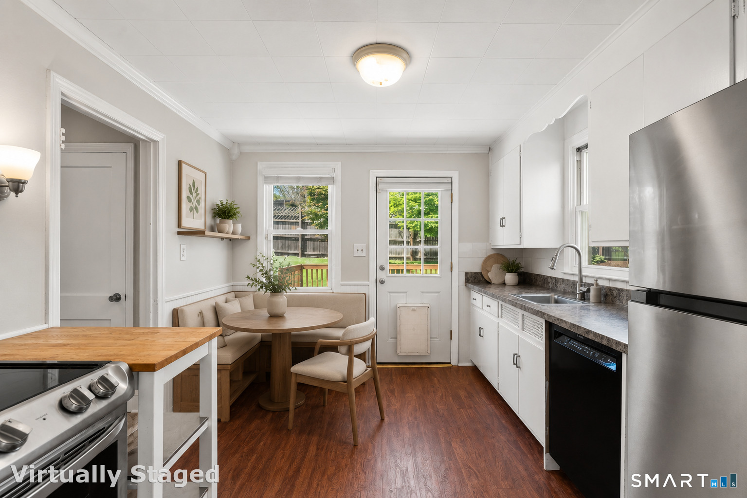 77 Round Hill Road Fairfield, CT 06824 - Photo 11 of 35
