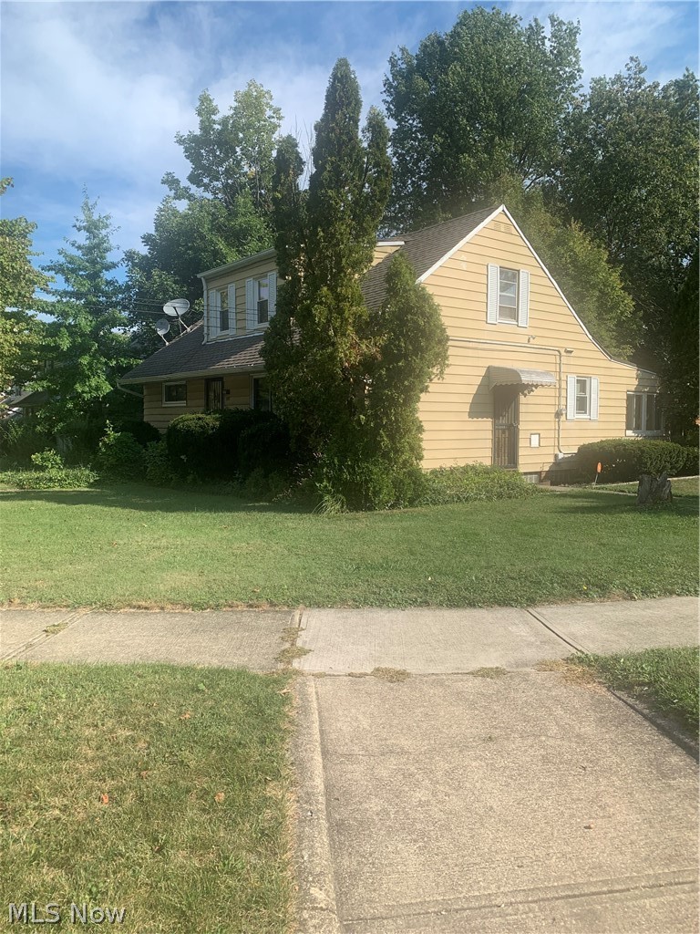 355 Greenvale Road South Euclid, OH 44121 - Photo 2 of 10