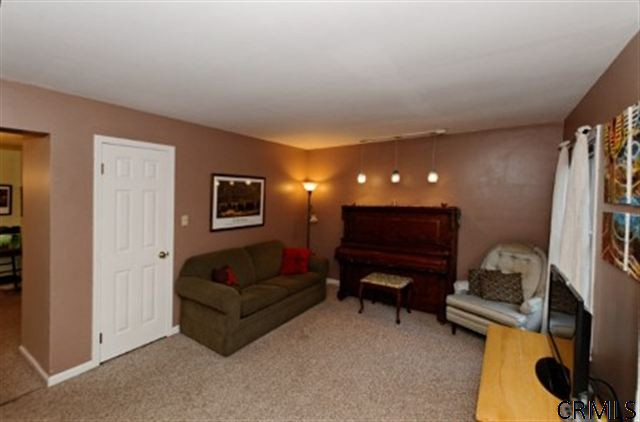 5 Goldfinch Road Queensbury, NY 12804 - Photo 4 of 15 Photo 4