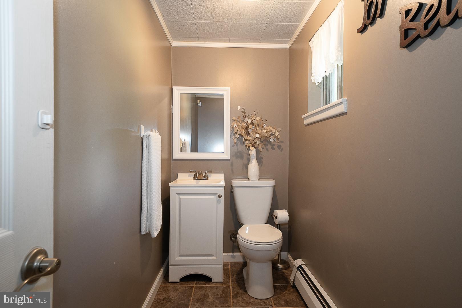 24 Brimfield Road Audubon, PA 19403 - Photo 20 of 33 Powder room