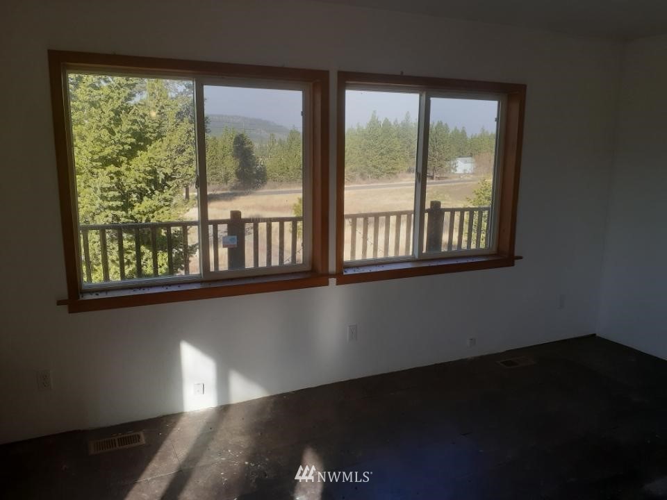 49716 Little Falls Road East Ford, WA 99013 - Photo 6 of 10 Gallery Image 6
