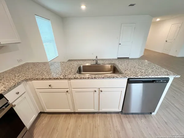 $1,650 | 7227 Satellite Way, San Antonio, TX 78252