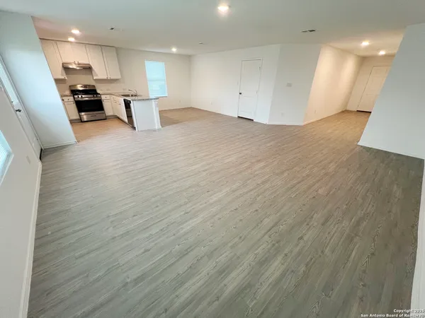 $1,650 | 7227 Satellite Way, San Antonio, TX 78252