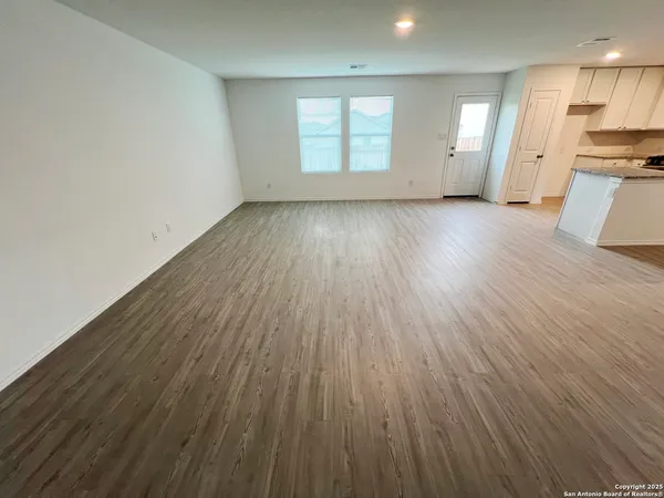 $1,650 | 7227 Satellite Way, San Antonio, TX 78252