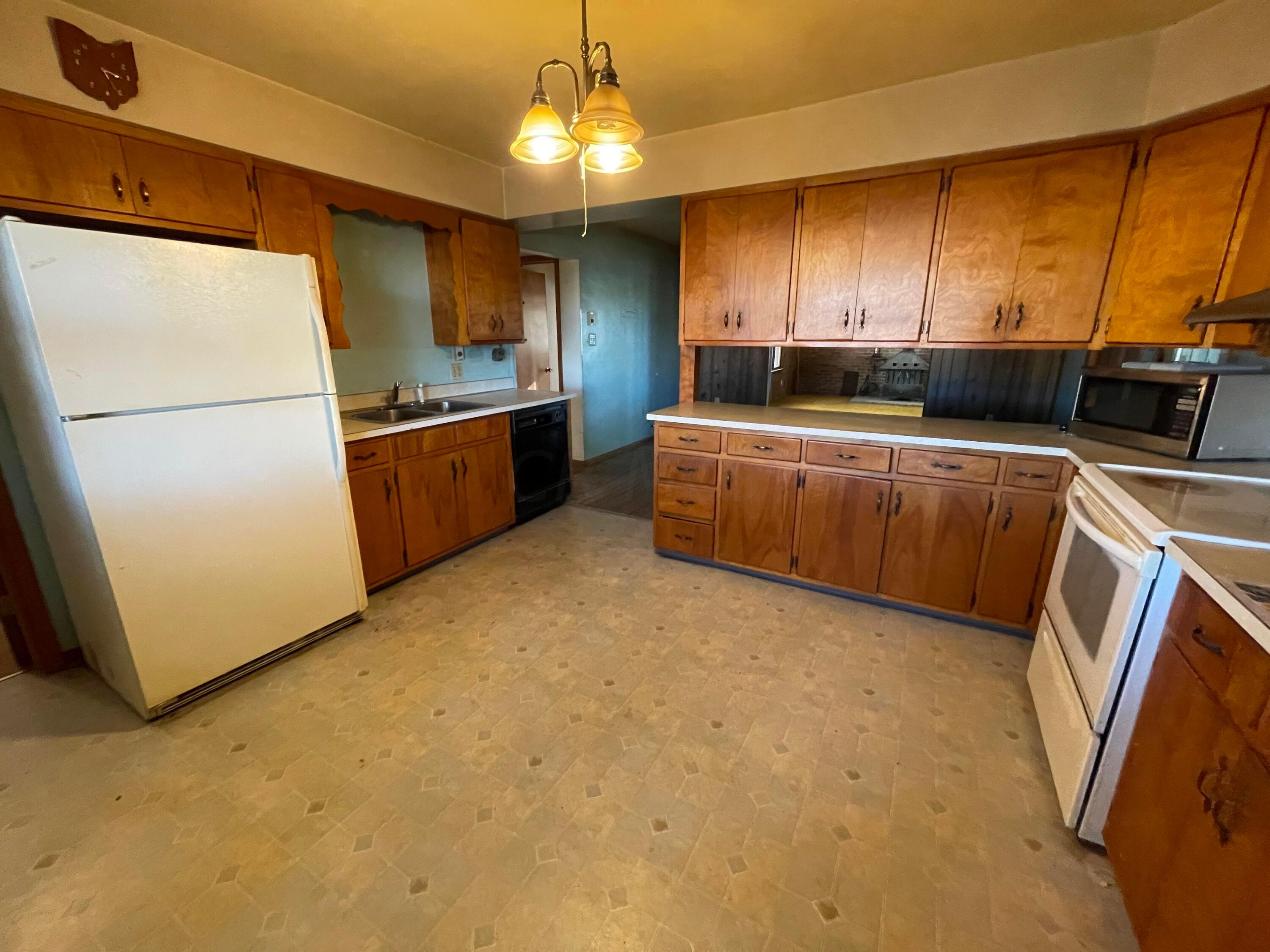 14180 Hyatt Road Mount Vernon, OH 43050 - Photo 7 of 28 8
