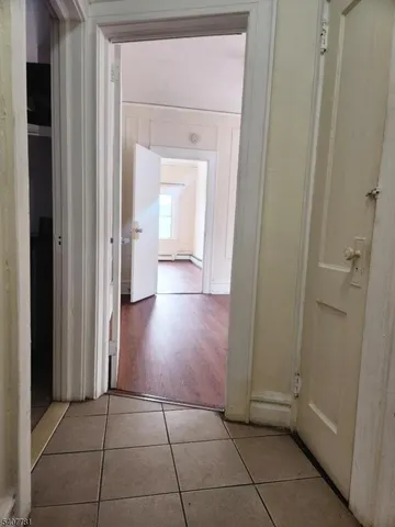 $1,550 | 97 Schuyler Avenue, Unit 3, Newark, NJ 07112