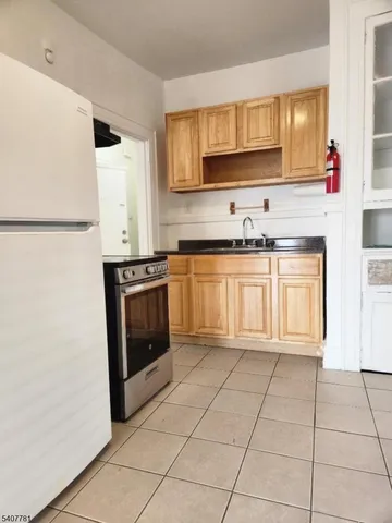 $1,550 | 97 Schuyler Avenue, Unit 3, Newark, NJ 07112