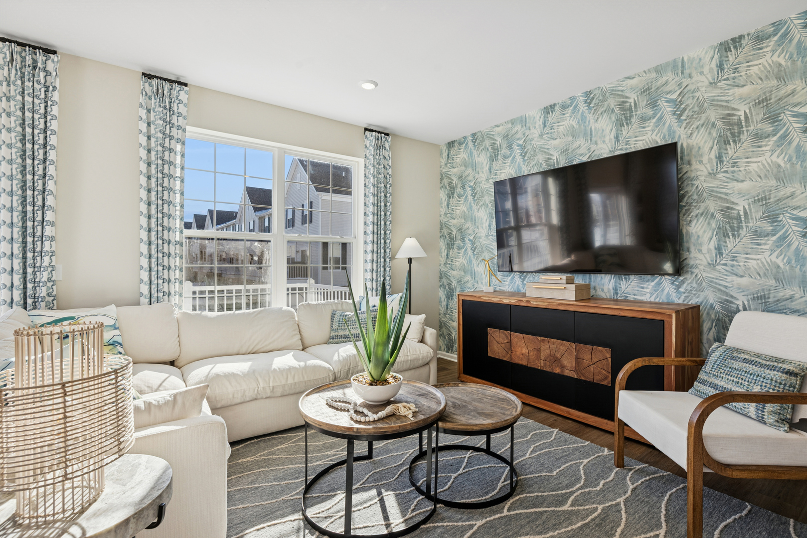 206 Neubauer Circle, Unit 1601 Lindenhurst, IL 60046 - Photo 2 of 22