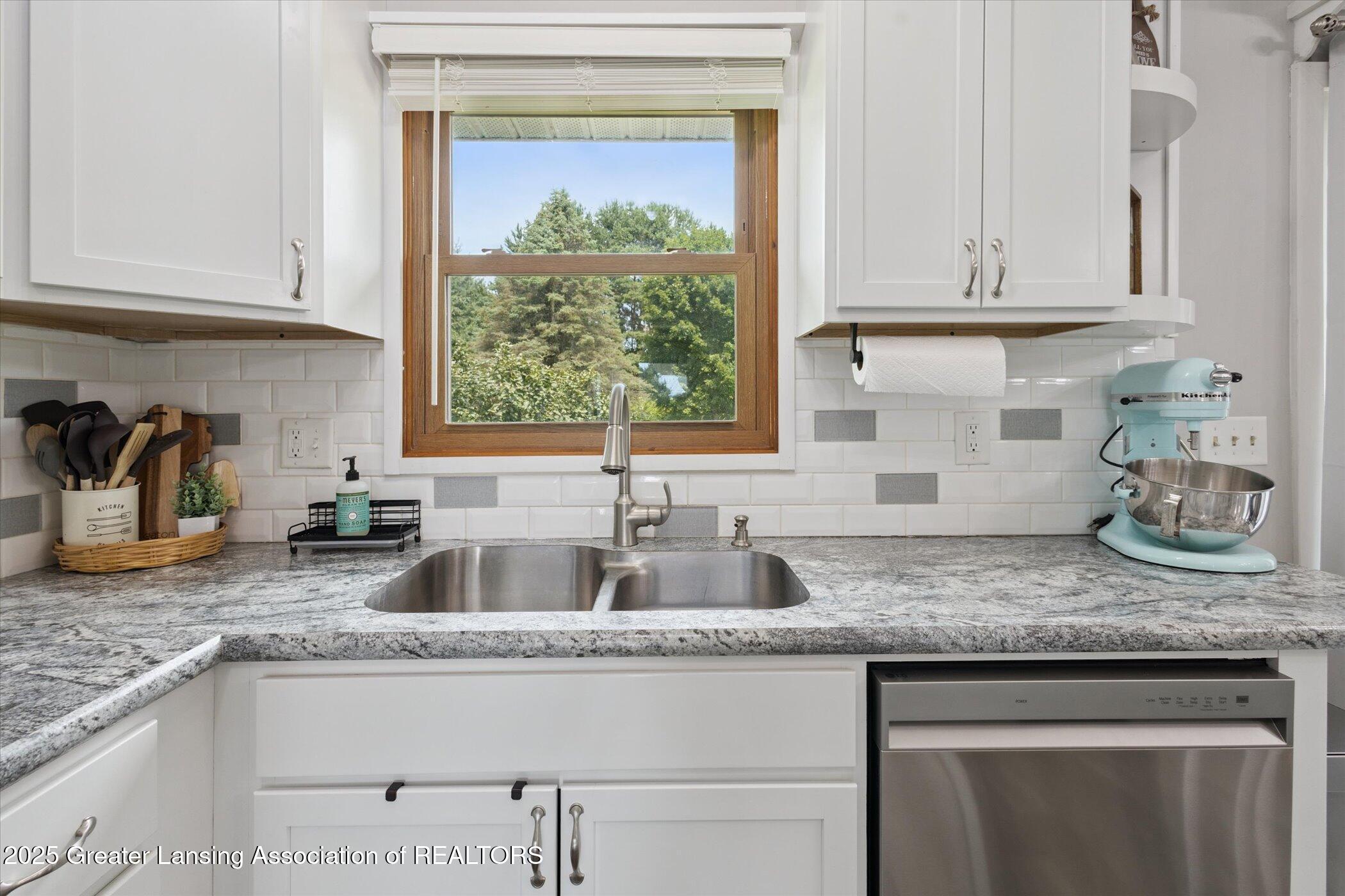 10619 Barnes Road Eaton Rapids, MI 48827 - Photo 17 of 52 17-17