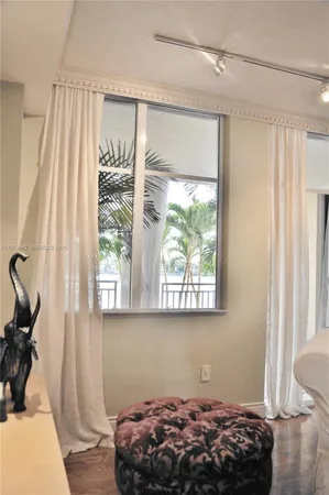 $6,500 | 1 Century Lane, Unit 310, Miami Beach, FL 33139