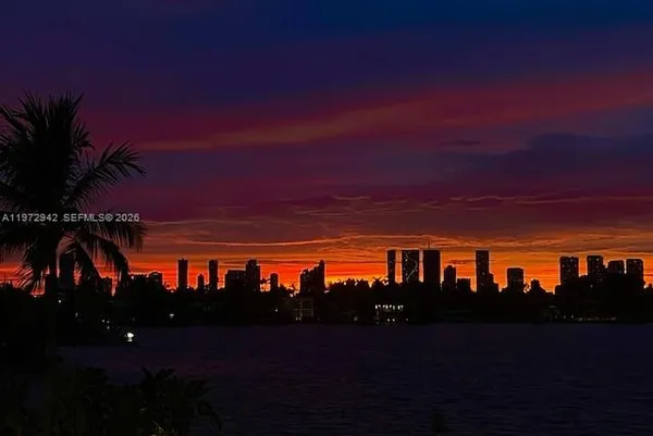 $6,500 | 1 Century Lane, Unit 310, Miami Beach, FL 33139