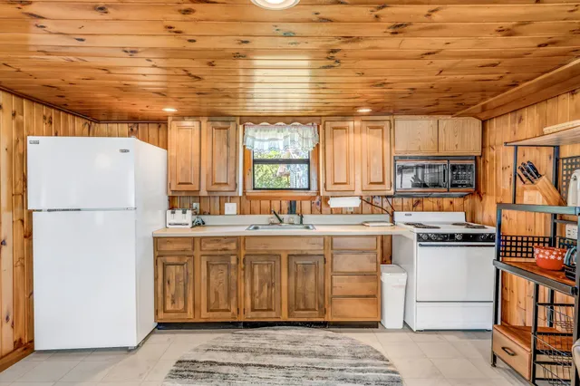 $1,400,000 | 117-120 Pinkhams Cove Road, Belgrade, ME 04917