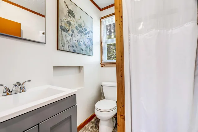 $1,400,000 | 117-120 Pinkhams Cove Road, Belgrade, ME 04917