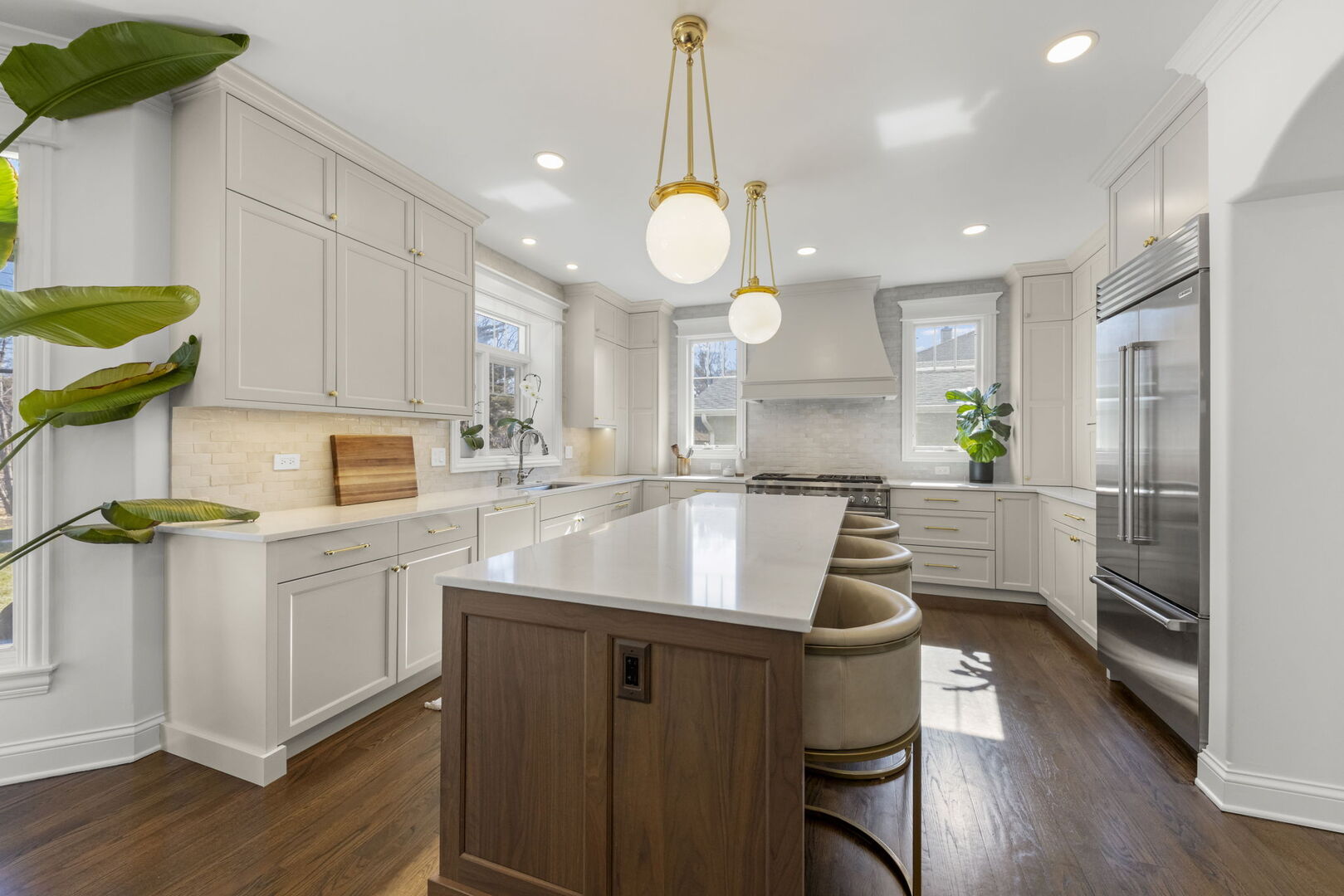 1723 Driving Park Road Wheaton, IL 60187 - Photo 8 of 43 Gallery Image 8