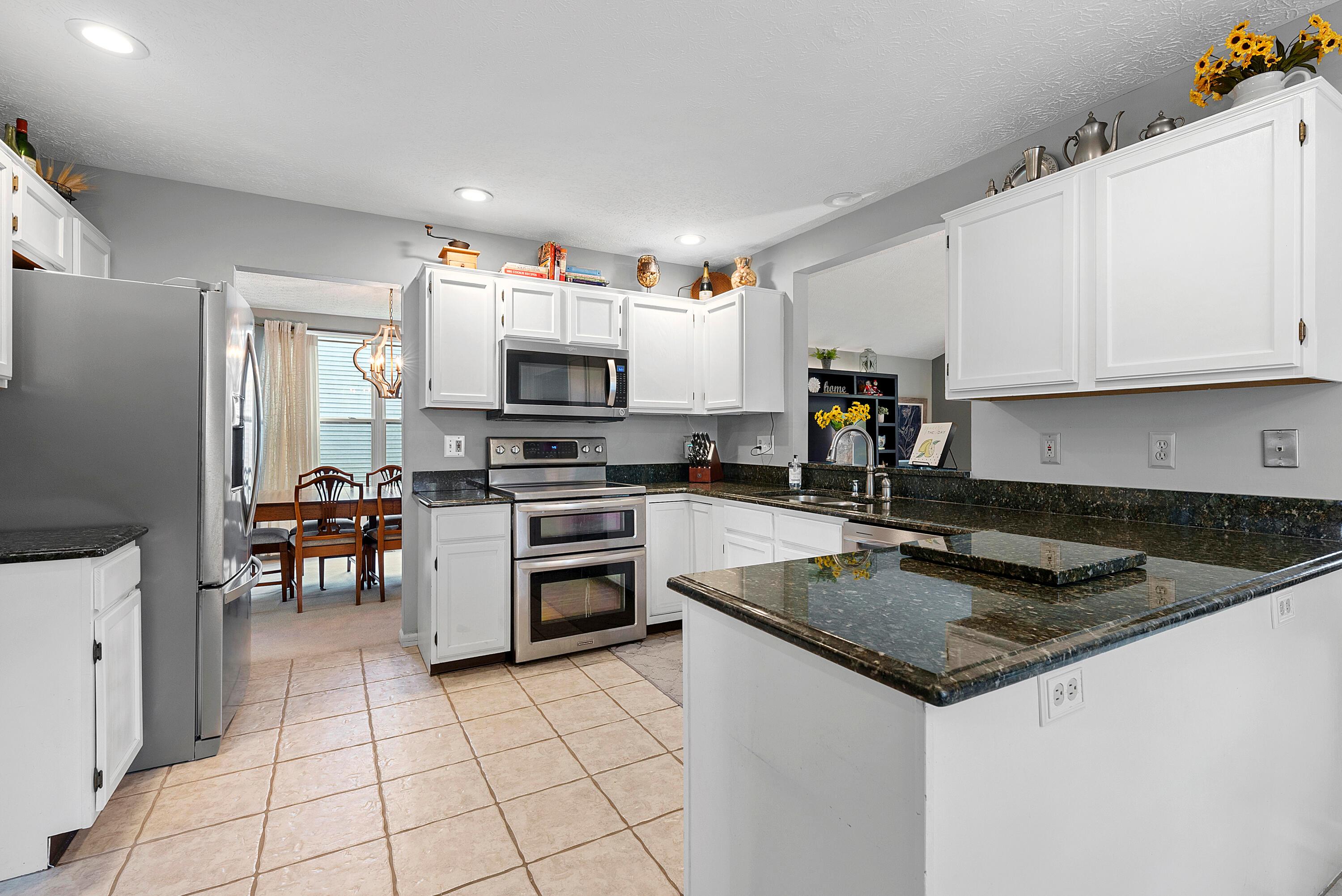 1095 Rousseau Lane Galloway, OH 43119 - Photo 10 of 39 DSC01288