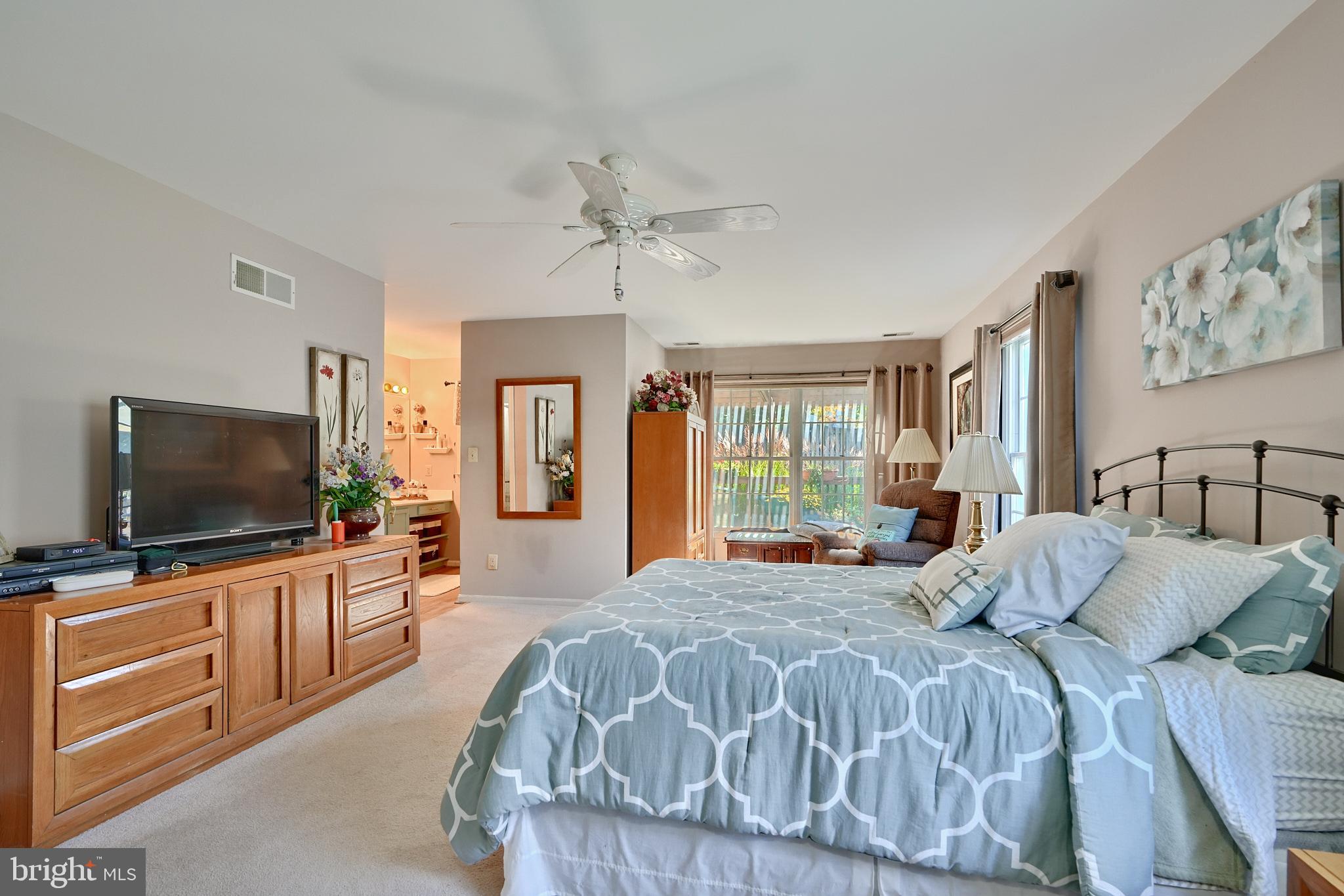 793 Eastern Point Road Annapolis, MD 21401 - Photo 17 of 44 Spacious primary suite