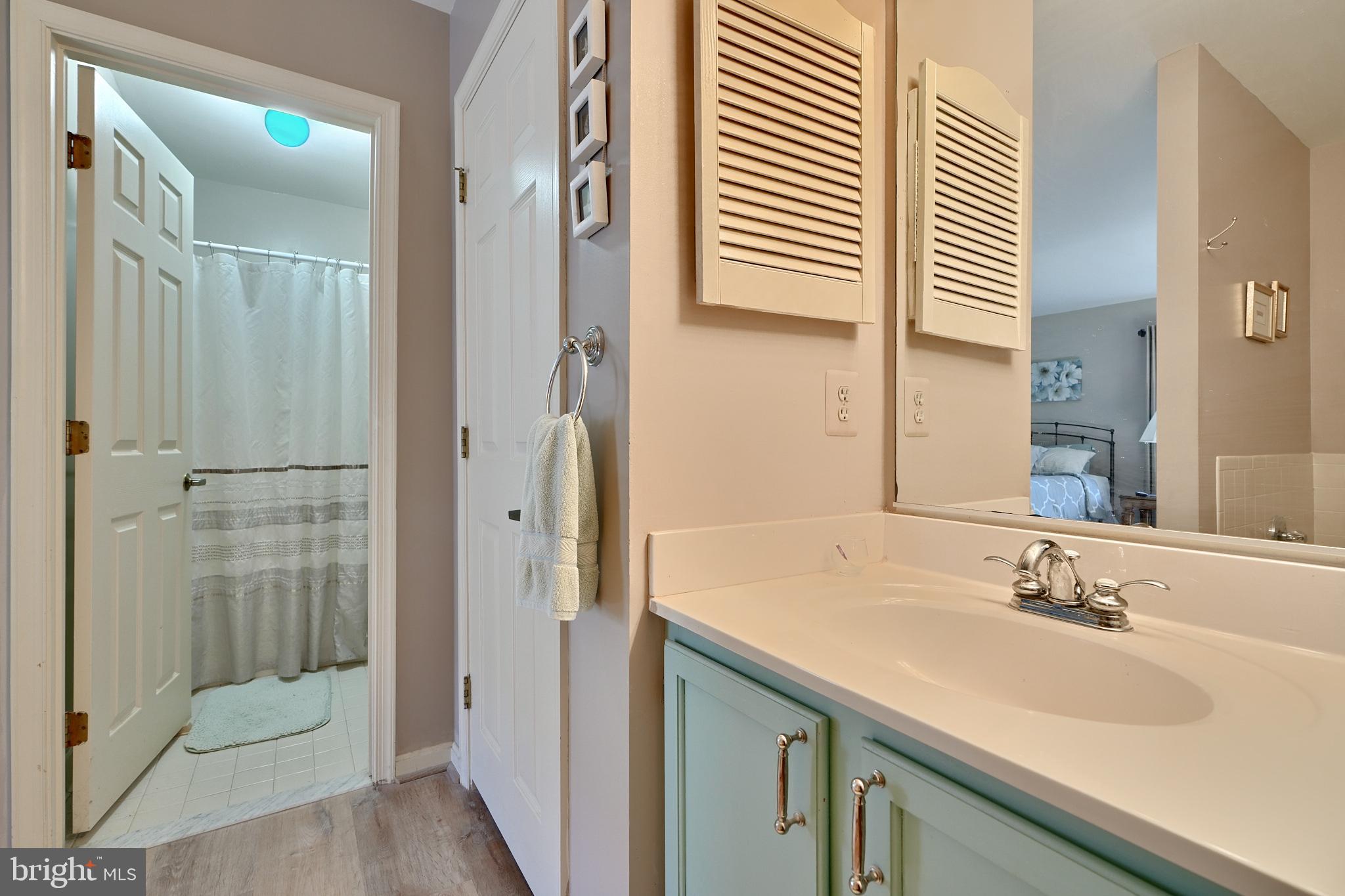 793 Eastern Point Road Annapolis, MD 21401 - Photo 21 of 44 Separate standing shower