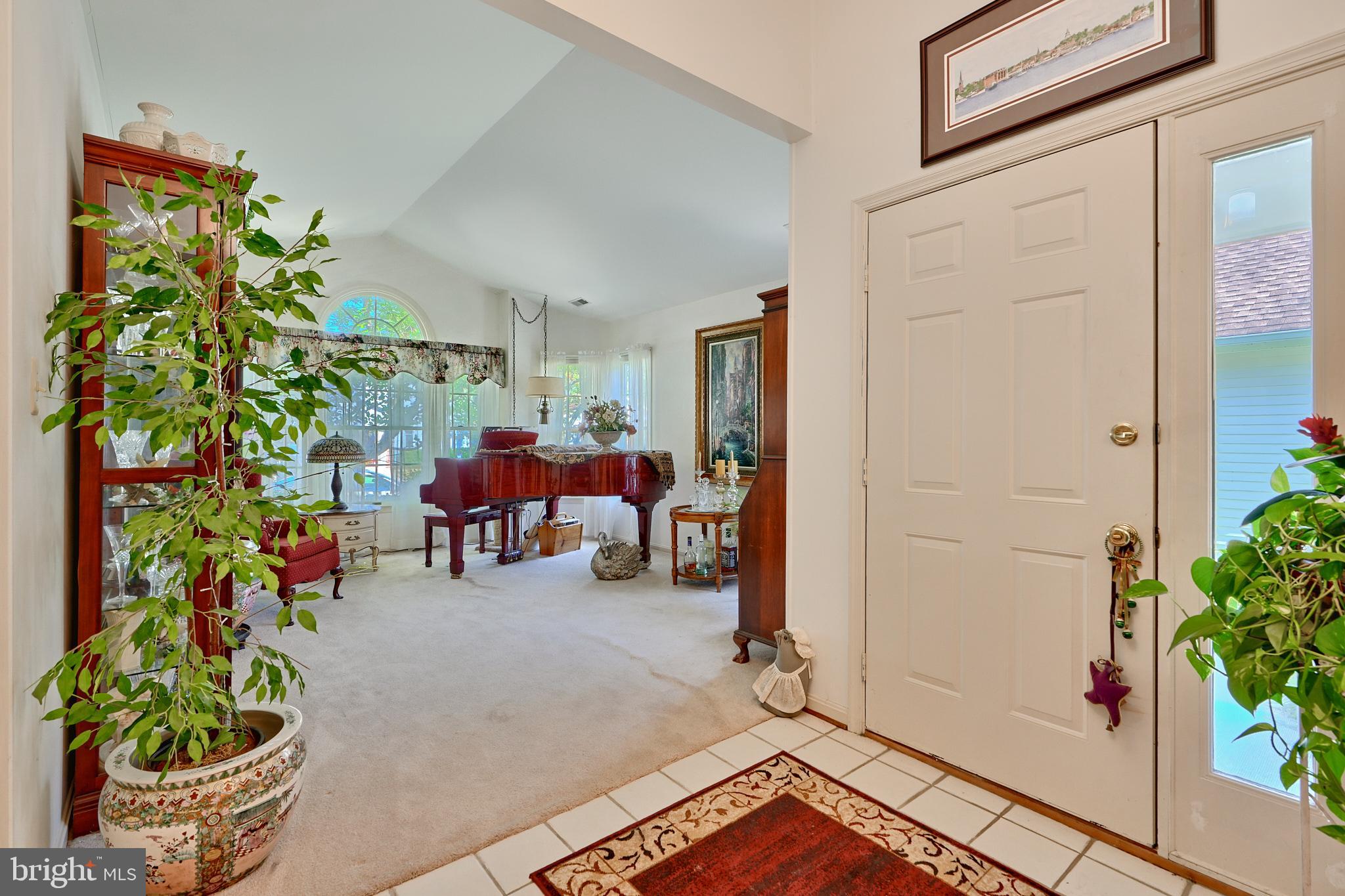 793 Eastern Point Road Annapolis, MD 21401 - Photo 4 of 44 Foyer entry, view to living room