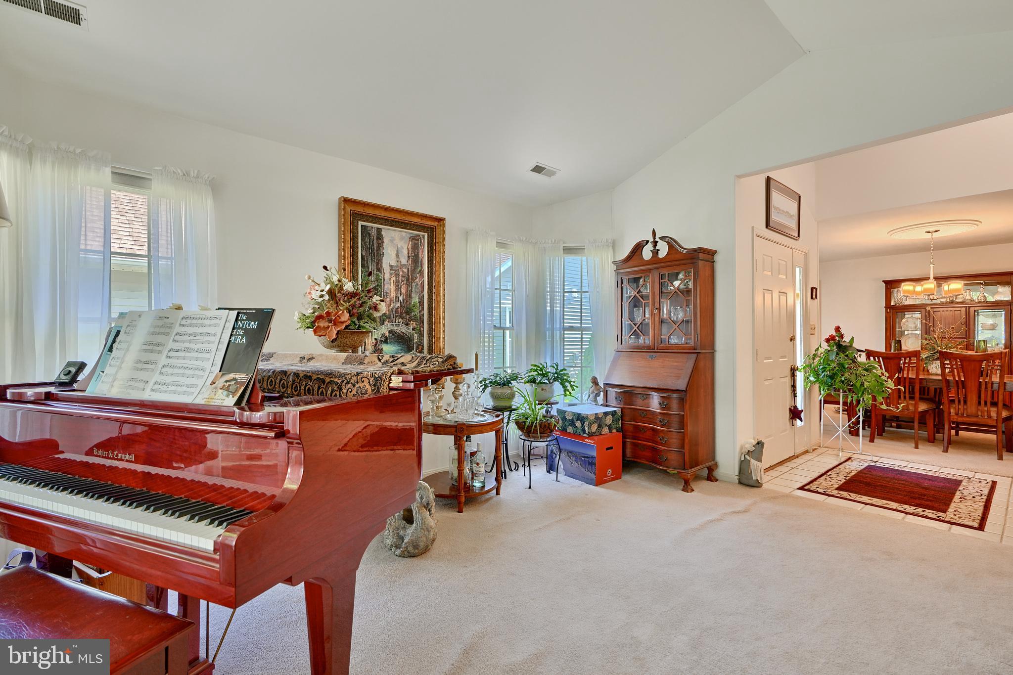 793 Eastern Point Road Annapolis, MD 21401 - Photo 6 of 44 Spacious living room