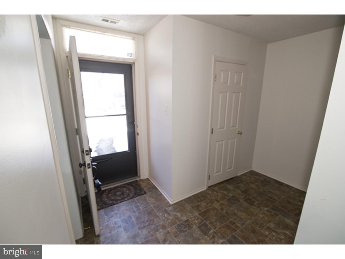 38 Centennial Road Telford, PA 18969 - Photo 4 of 18 Foyer