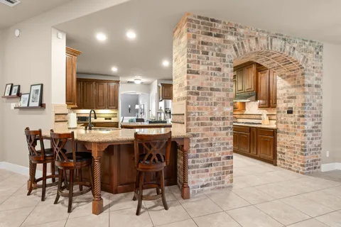 $900,000 | 23 Mariscal Place, The Woodlands, TX 77389
