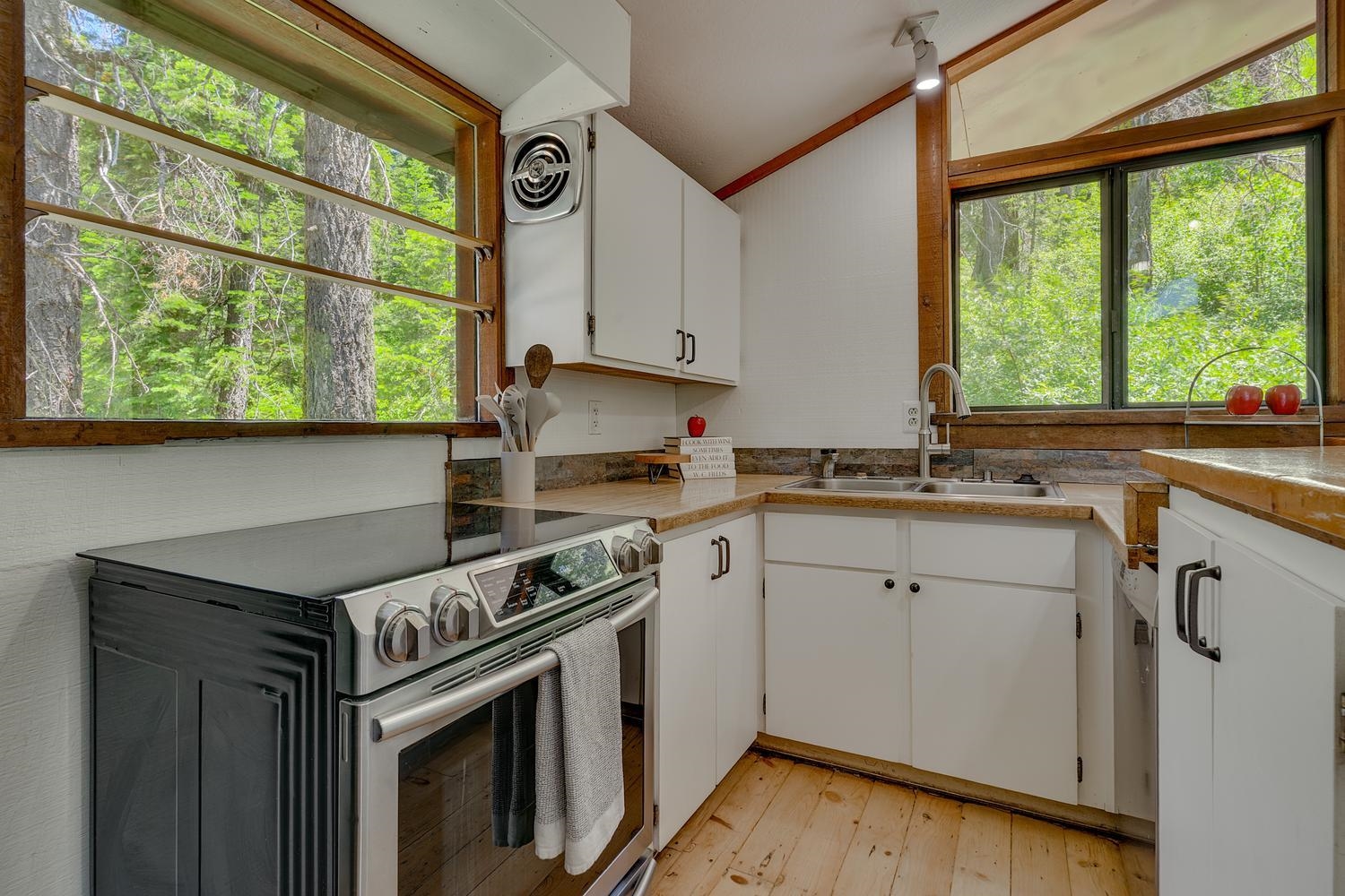 1025 Snow Crest Road Alpine Meadows, CA 96146 - Photo 6 of 23