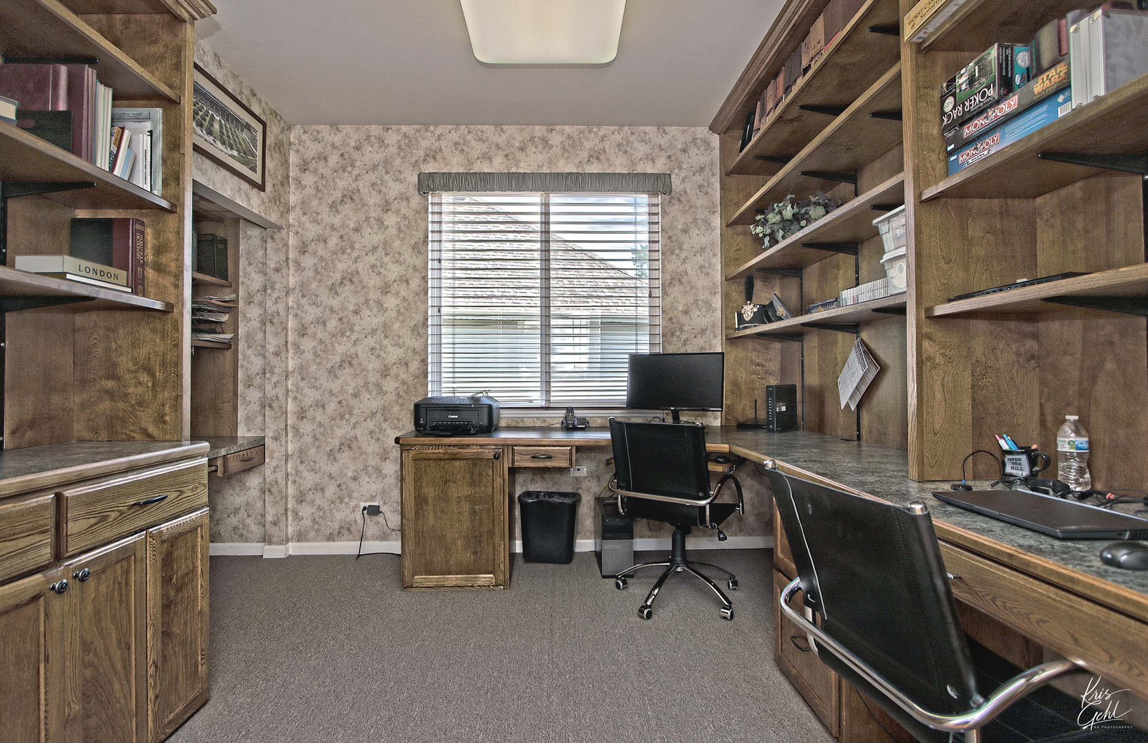 515 Capital Lane Gurnee, IL 60031 - Photo 13 of 32 a view of a workspace with furniture